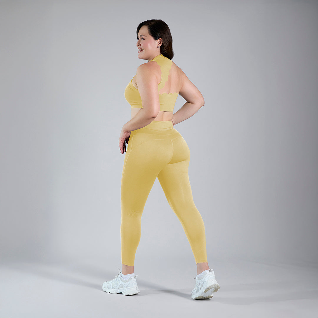 Conjunto deportivo croptop y legging amarillo