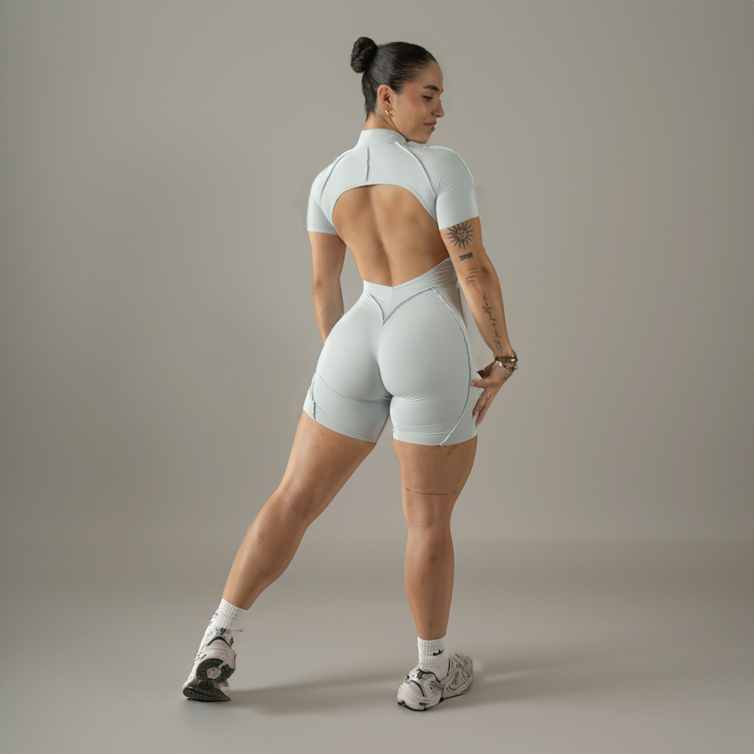 Jumpsuit depotivo en short con espalda escotada azul