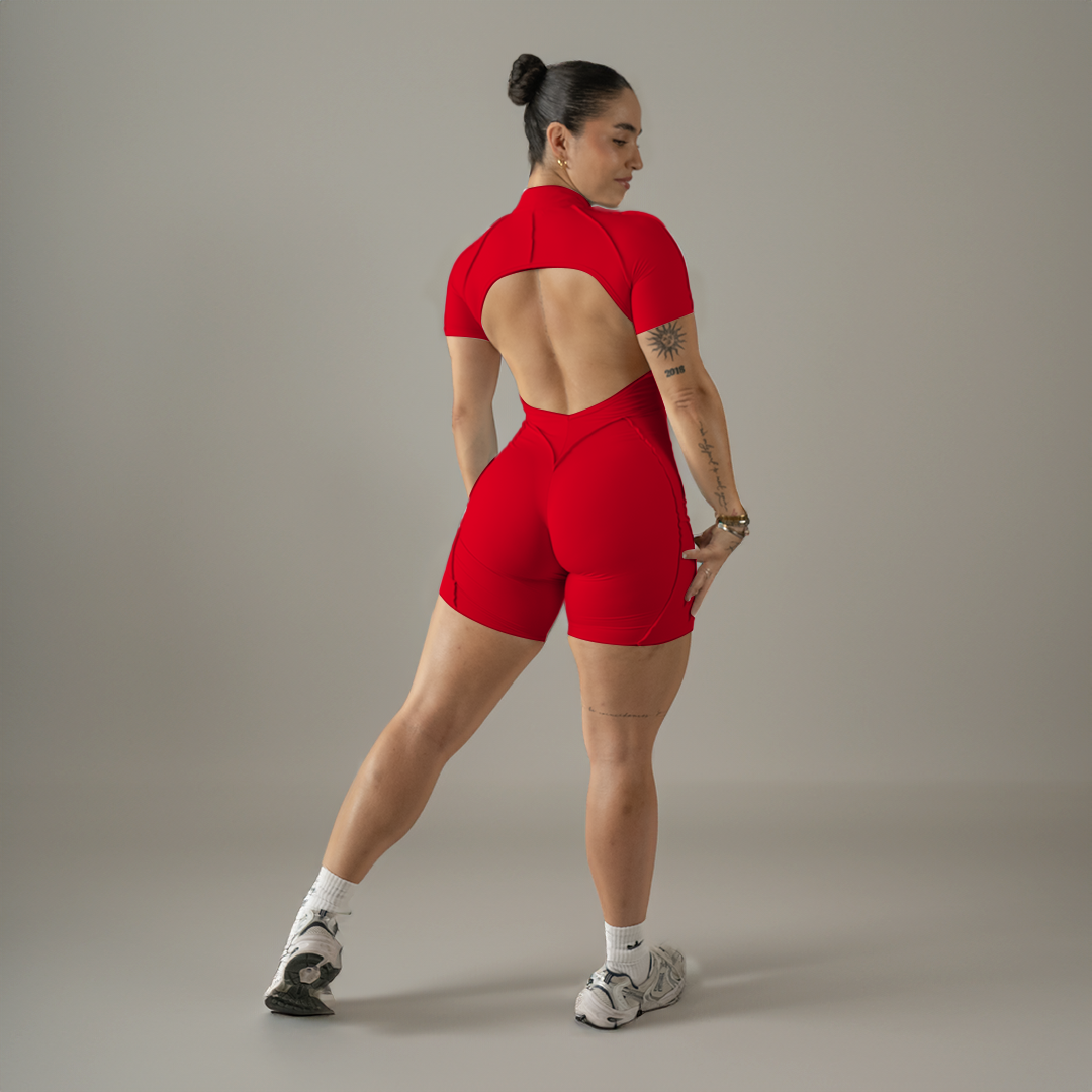 Jumpsuit depotivo en short con espalda escotada rojo