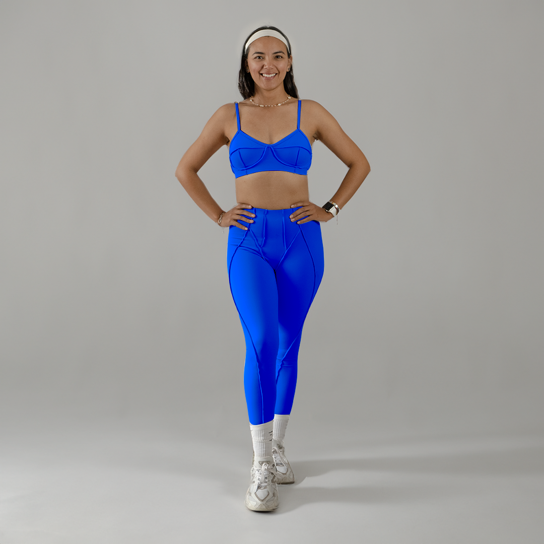 Conjunto deportivo top escote corazón y legging entubado azul