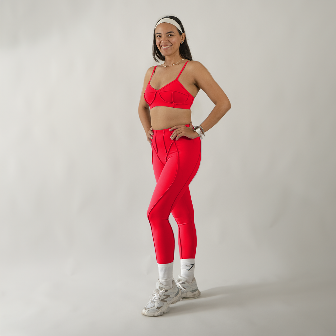 Conjunto deportivo top escote corazón y legging entubado rojo