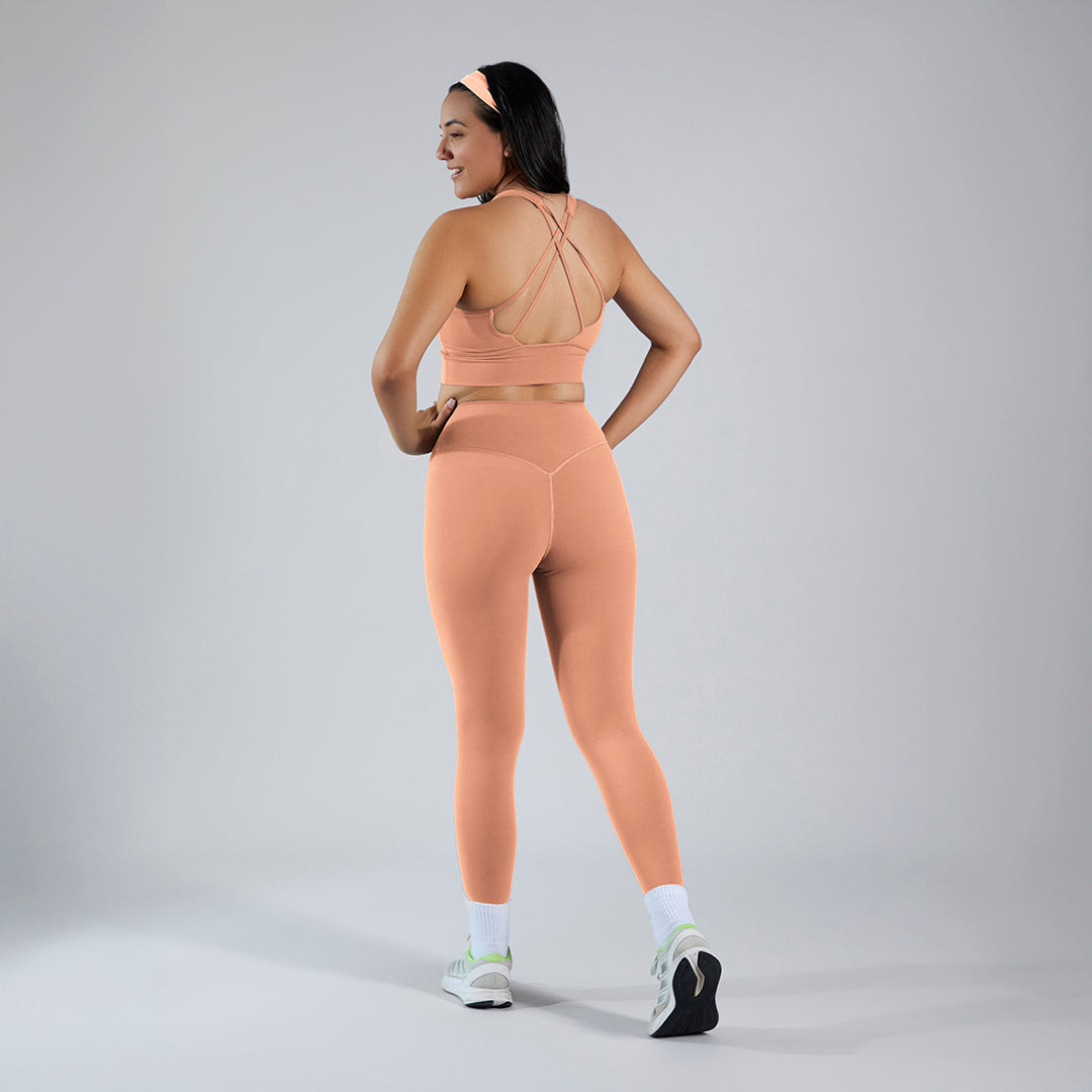 Conjunto deportivo top y legging cintura alta café claro