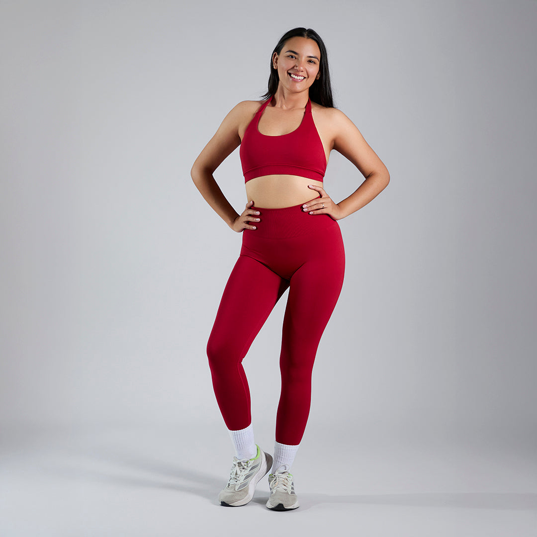 Conjunto deportivo top haiter y legging pushup con corte en V rojo