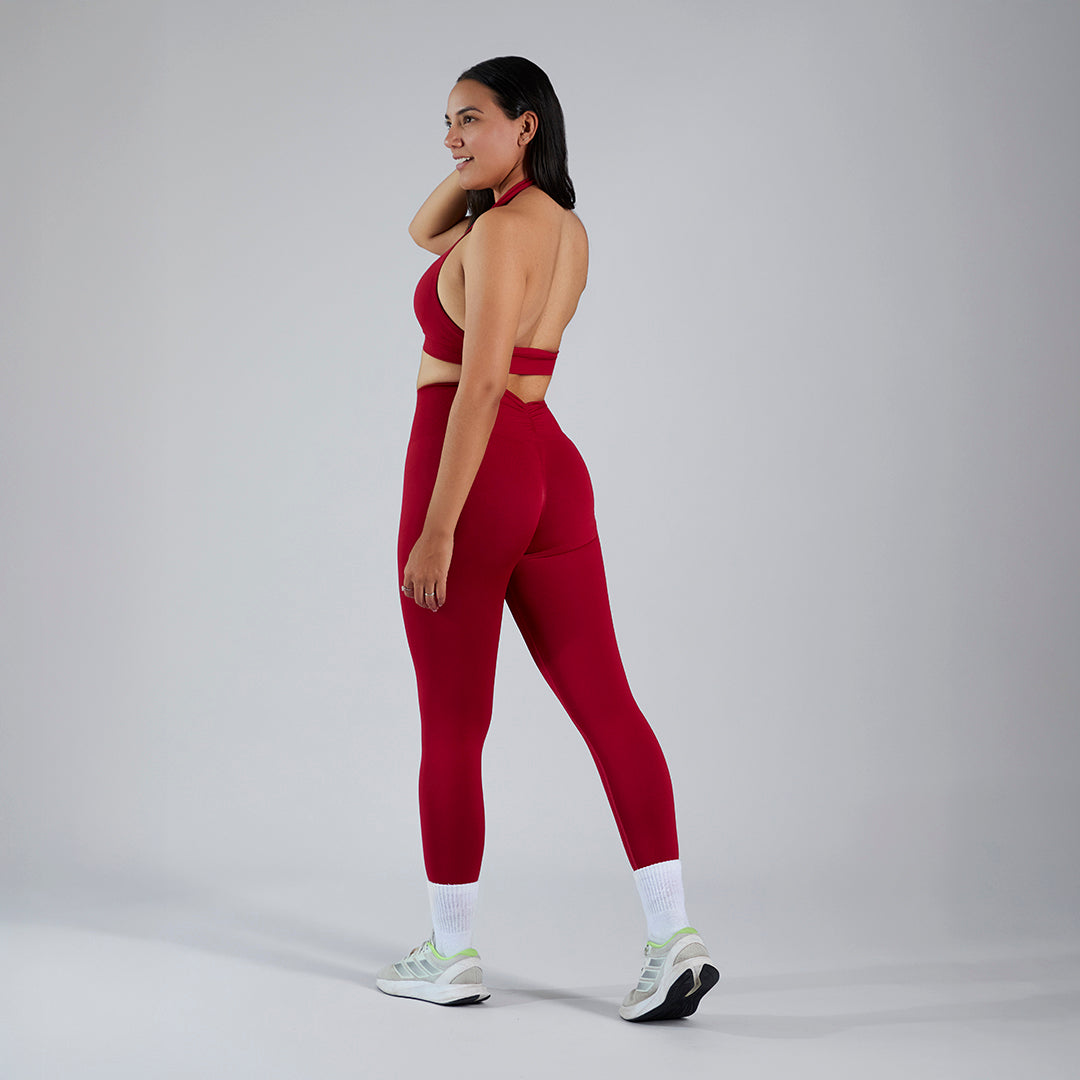 Conjunto deportivo top haiter y legging pushup con corte en V rojo