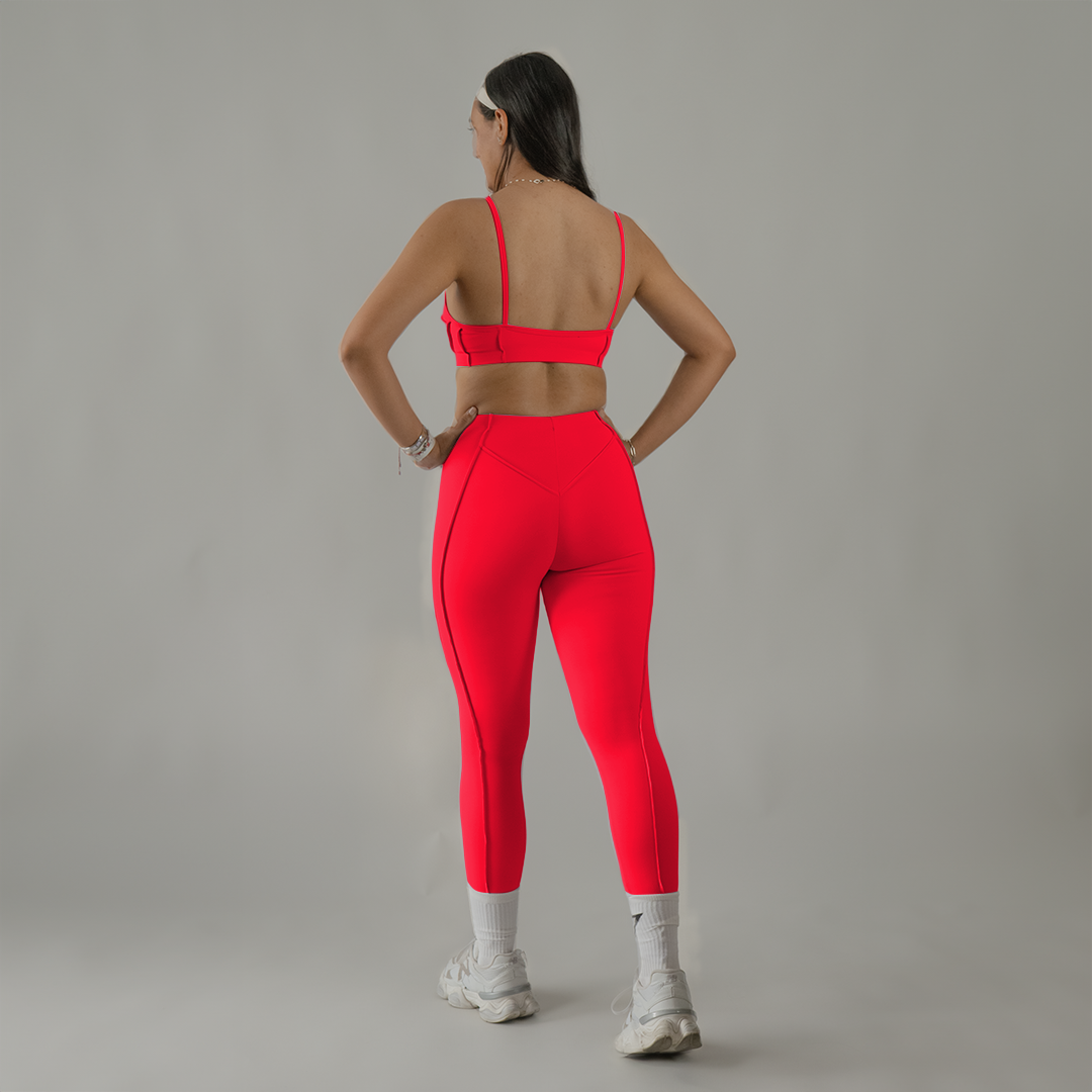Conjunto deportivo top escote corazón y legging  entubado rojo