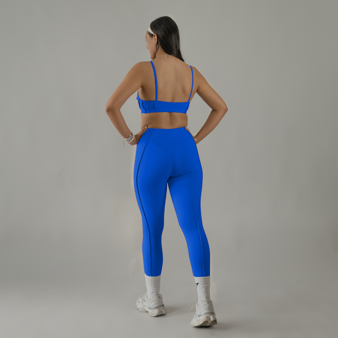 Conjunto deportivo top escote corazón y legging  entubado azul