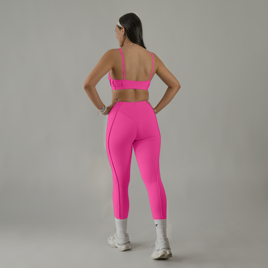 Conjunto deportivo top escote corazón y legging  entubado rosa